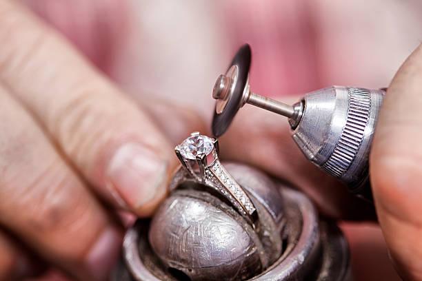 L'Art de la Bijouterie Joaillerie : Une Histoire de Passion et de Tradition - Maison Gabriel