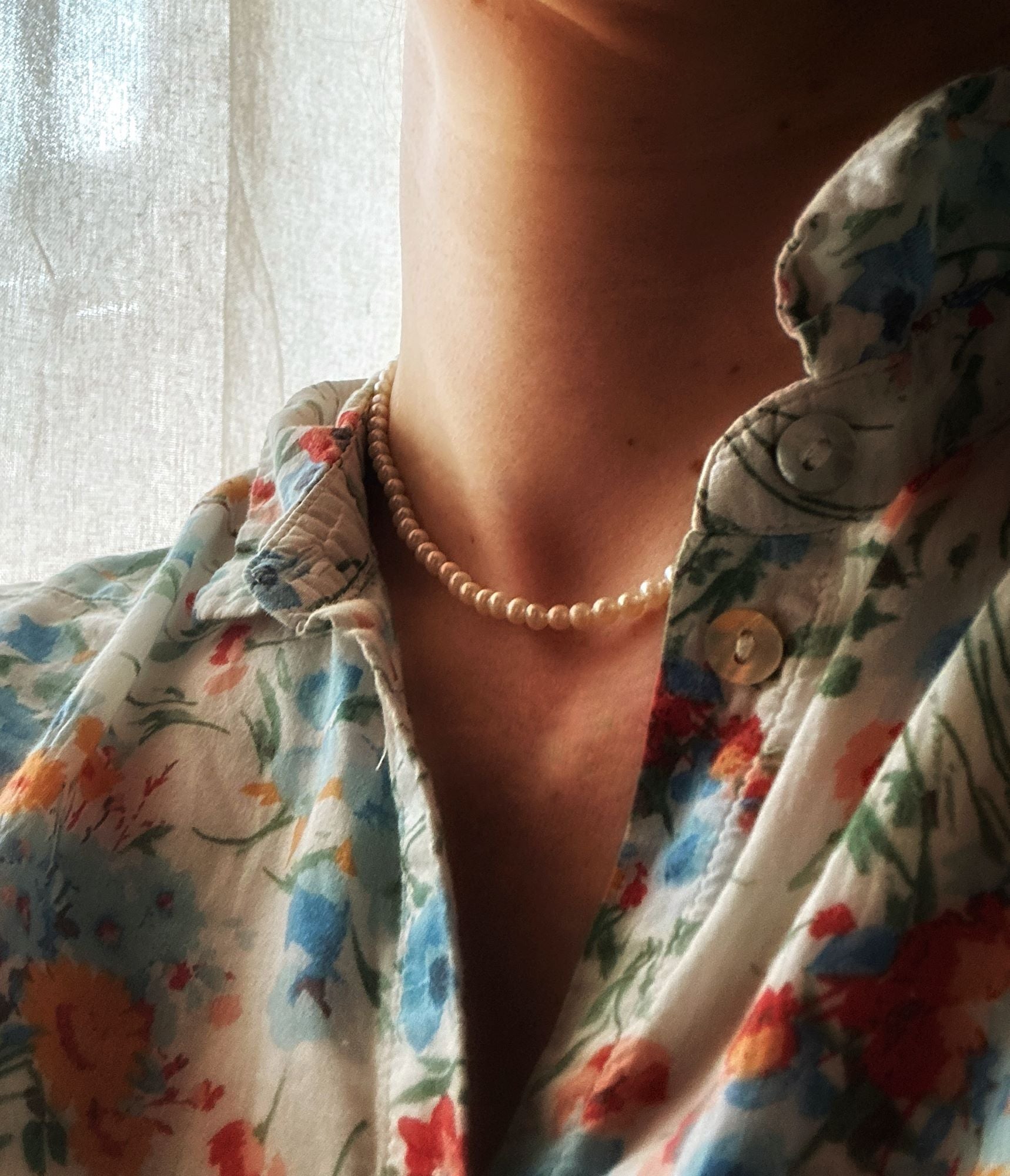 Maison_Gabriel_Collier_Poehere_perles_blanches_de_culture_fermeture_argent_redim_1_jpeg.jpg
