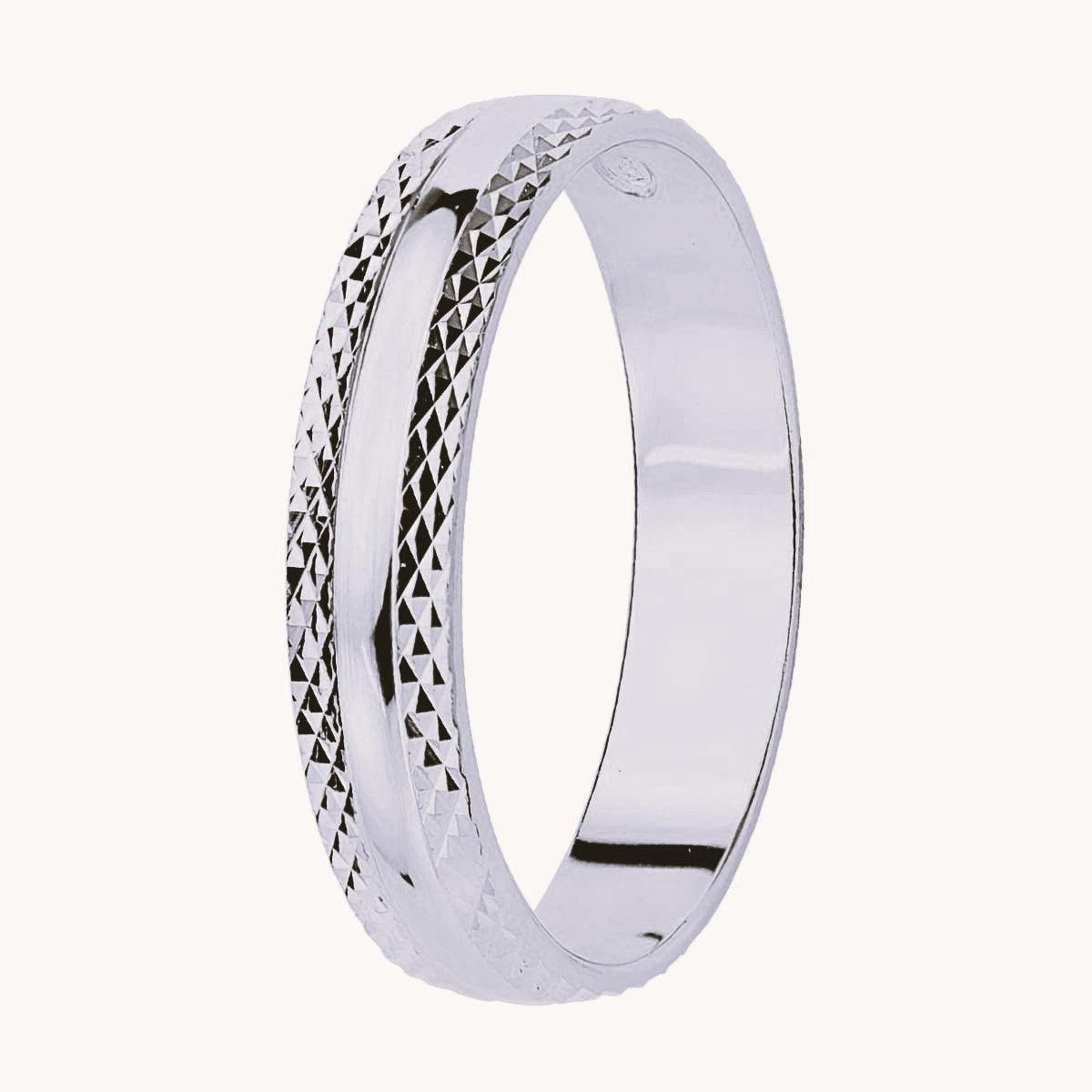 Alliance "Fidélité" en or 18 carats polie et facettée - Maison Gabriel