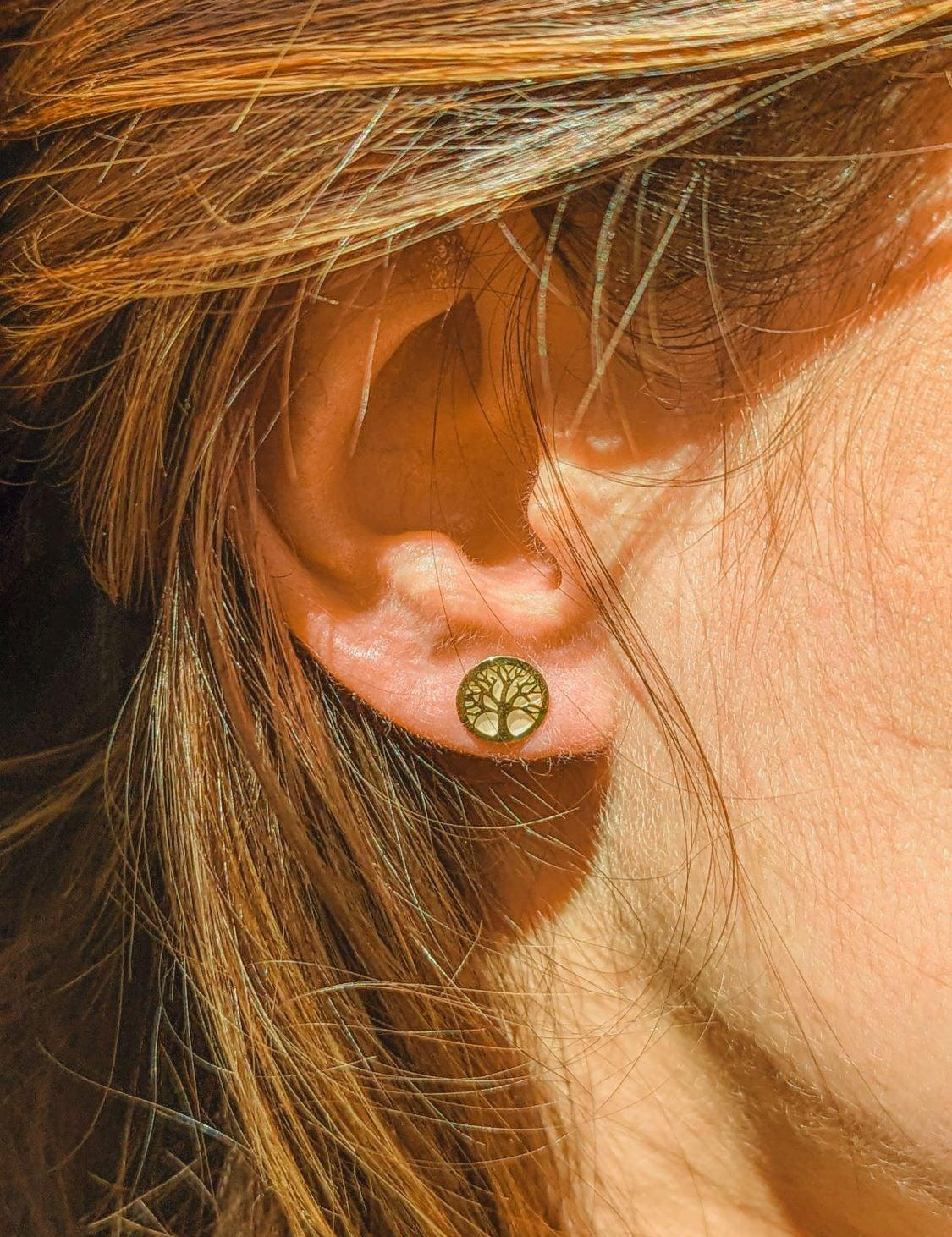 Boucles d'oreilles Arbre de vie en nacre et or 18 carats finition brillante - Maison Gabriel