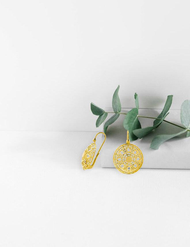 Boucles d'oreilles "Lumière" en or jaune 18 carats, ajourées soleil - Maison Gabriel