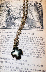 Croix "Alegria" en or jaune 18 carats poli, bordures arrondies - Maison Gabriel