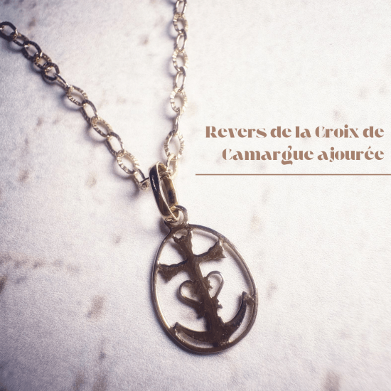 Croix de Camargue ajourée en or jaune 18 carats - Maison Gabriel