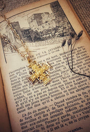 Croix de Jérusalem en or jaune 18 carats - Maison Gabriel