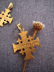 Croix de Jérusalem en or jaune 18 carats - Maison Gabriel