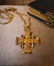 Croix de Jérusalem en or jaune 18 carats - Maison Gabriel
