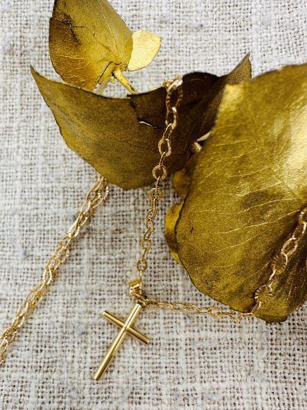 Croix "Humilité" en or jaune 18 carats, finition polie brillante - Maison Gabriel