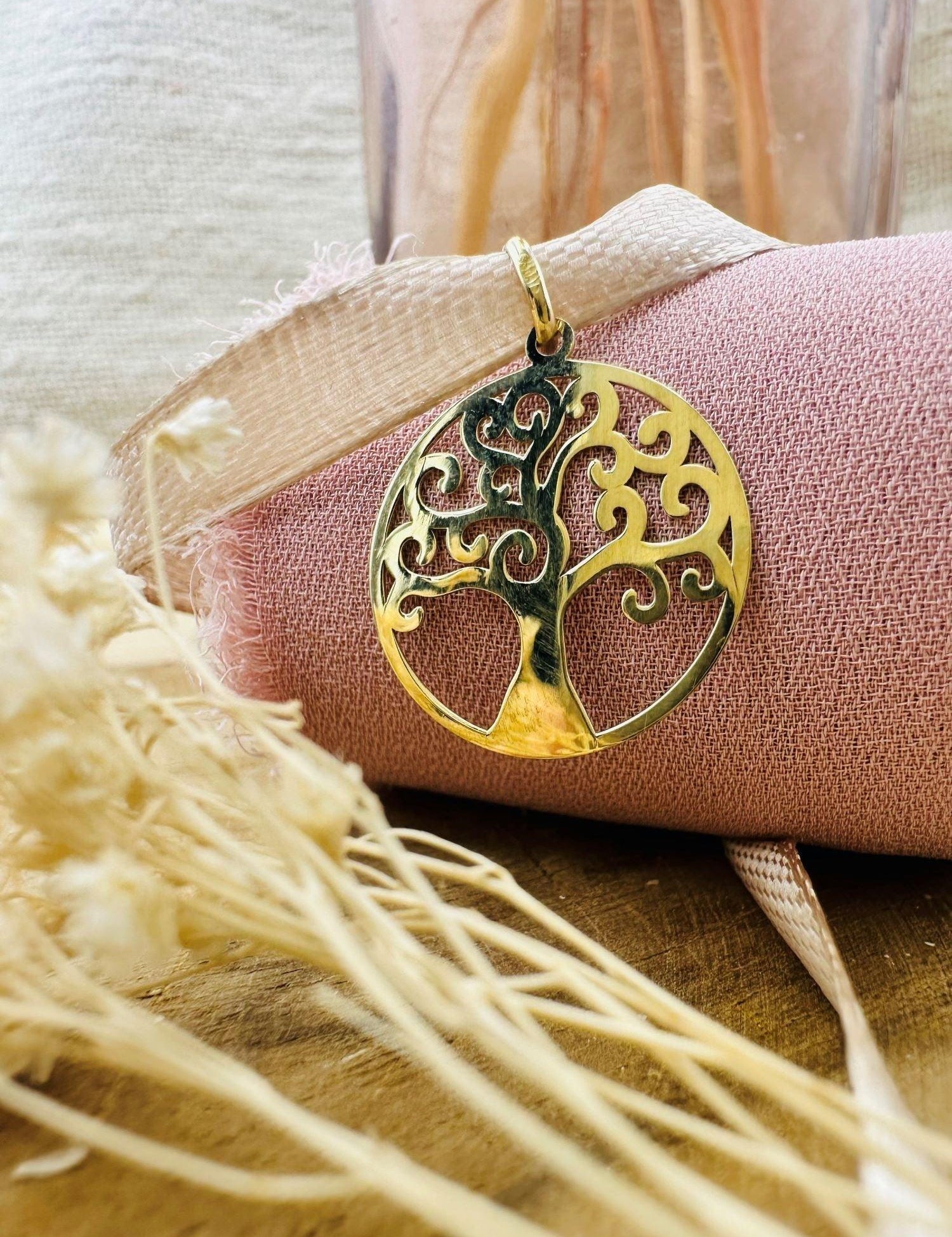 Pendentif Arbre de vie ajouré en or 18 carats, finition brillante - Maison Gabriel