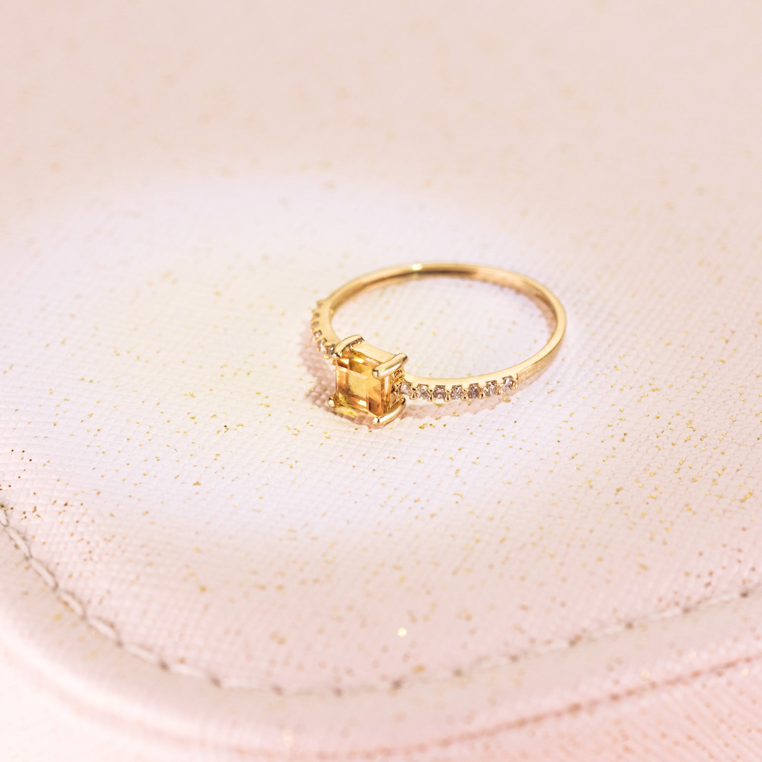 Bague "Quadria Solaria" en or 18 carats pierre citrine cubique et diamants