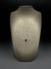 Collier "Hina" avec perle de Tahiti sur fil nylon invisible