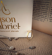 Bague "Splendor", croix lisse, en or jaune 18 carats