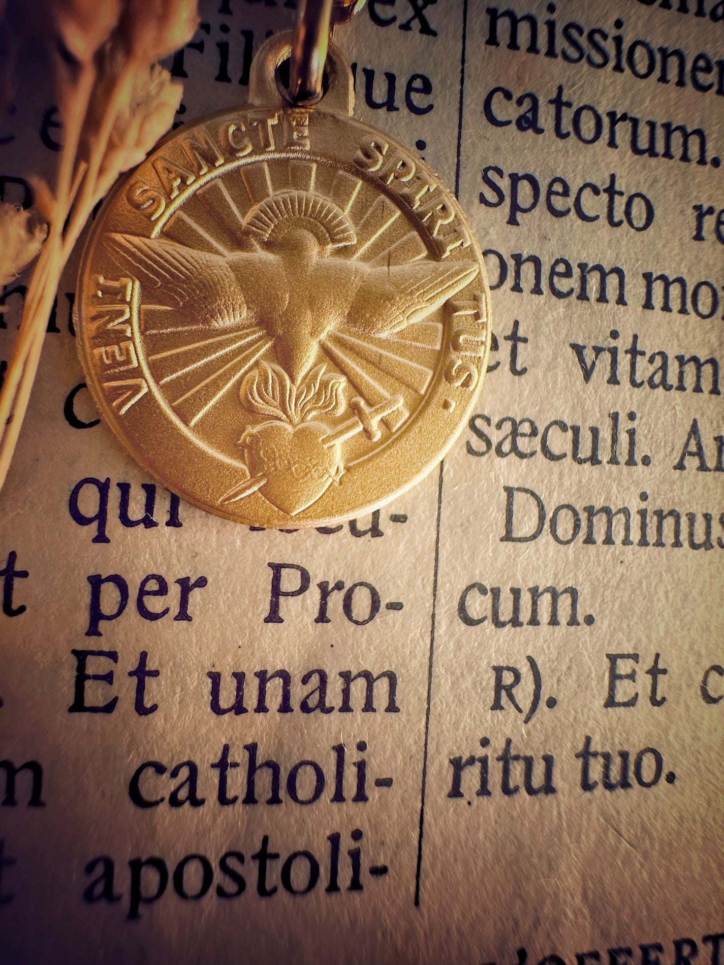 Médaille "Sancte Spiritus", Esprit Saint rayonnant et Coeur Sacré, gravable, en or 18 carats