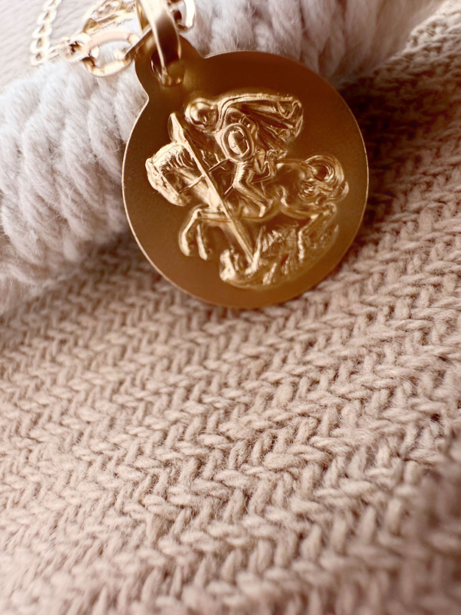 Médaille du Courage, Saint-Georges en or 18 carats