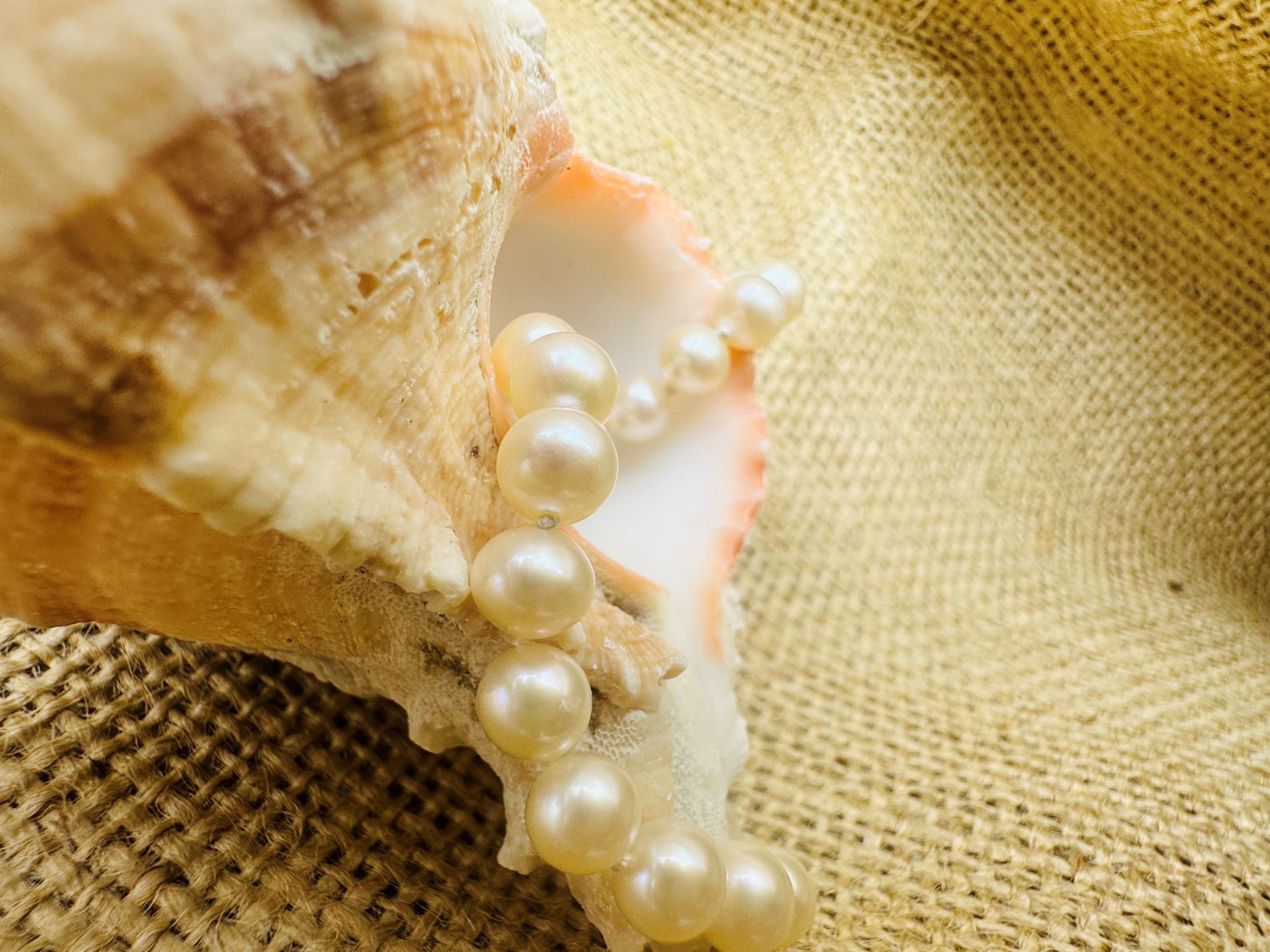 Maison_Gabriel_Collier_Poehere_perles_blanches_de_culture_fermeture_or_11.jpg