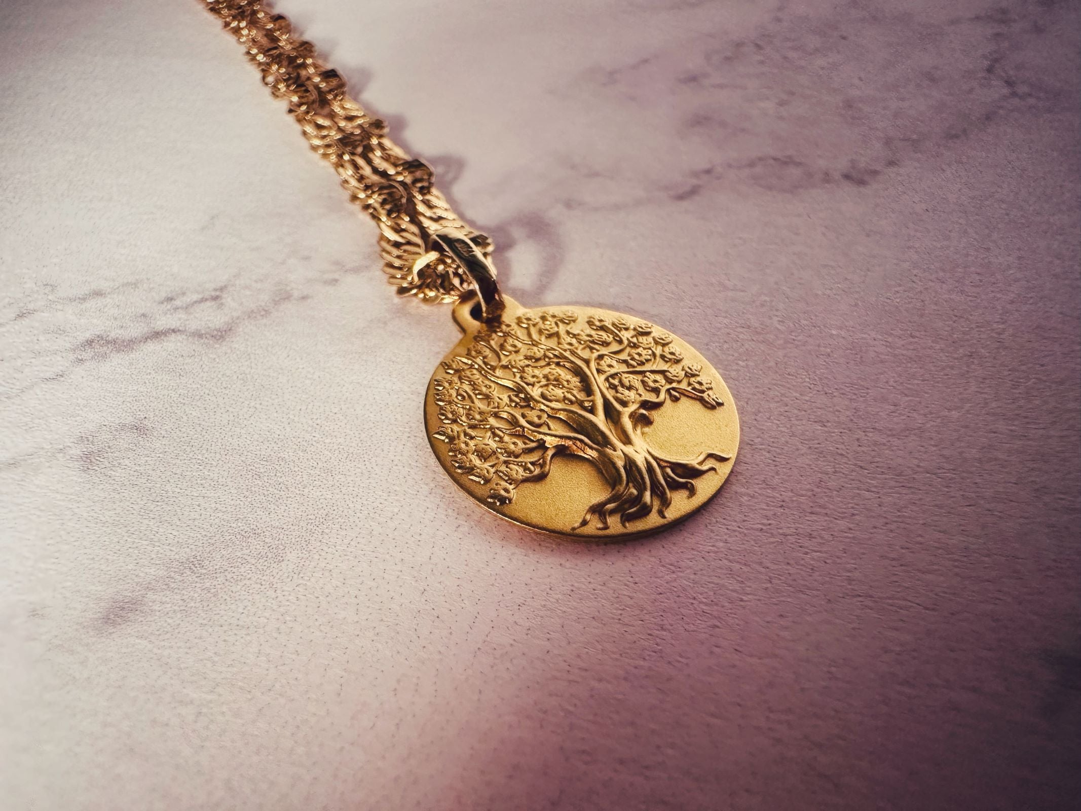 Medaille_Arbre_de_Vie_en_or_jaune_18_carats_redim_24.jpg