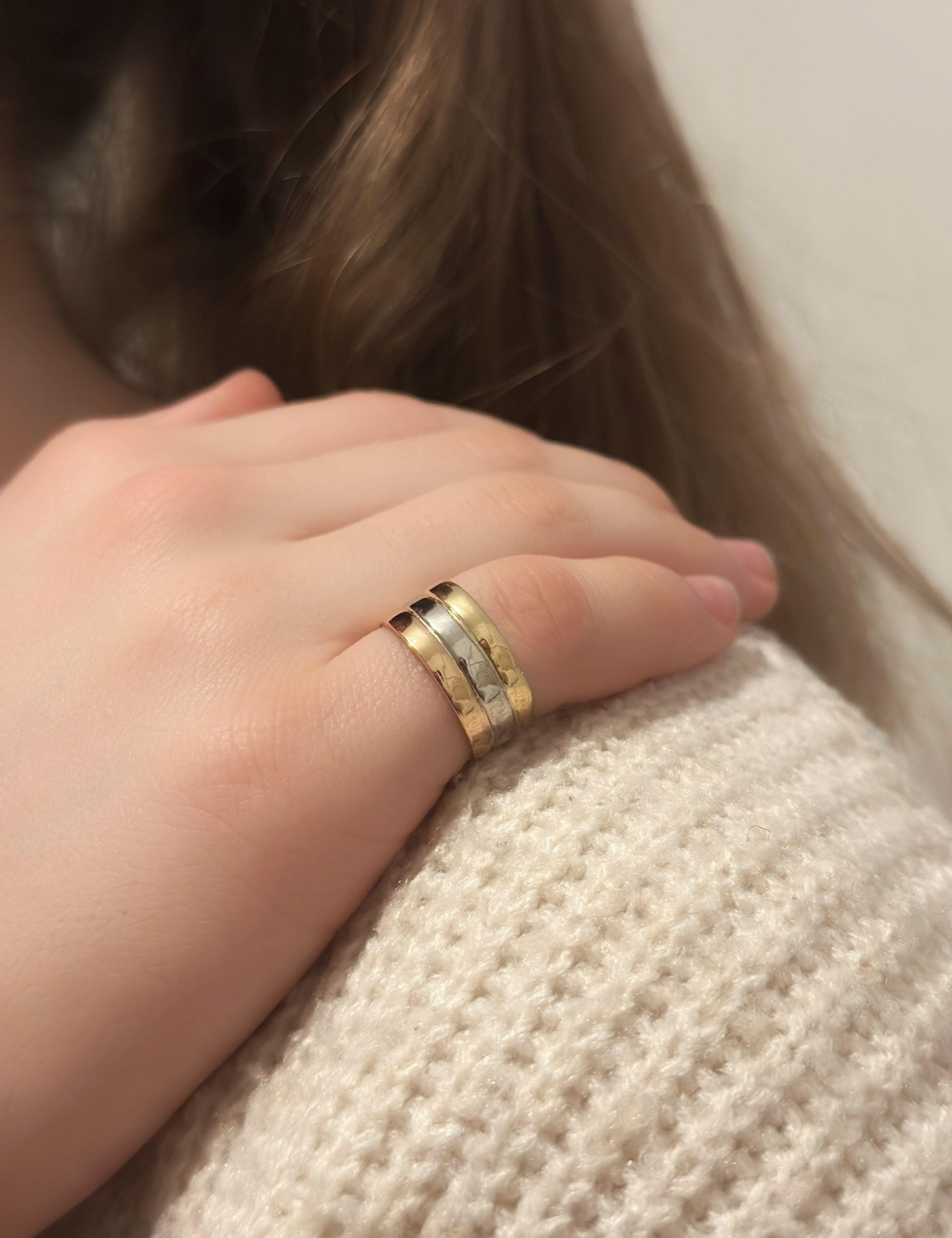 Bague Mon Trésor, trois anneaux liés en or jaune, blanc et rose 18 carats - Maison Gabriel
