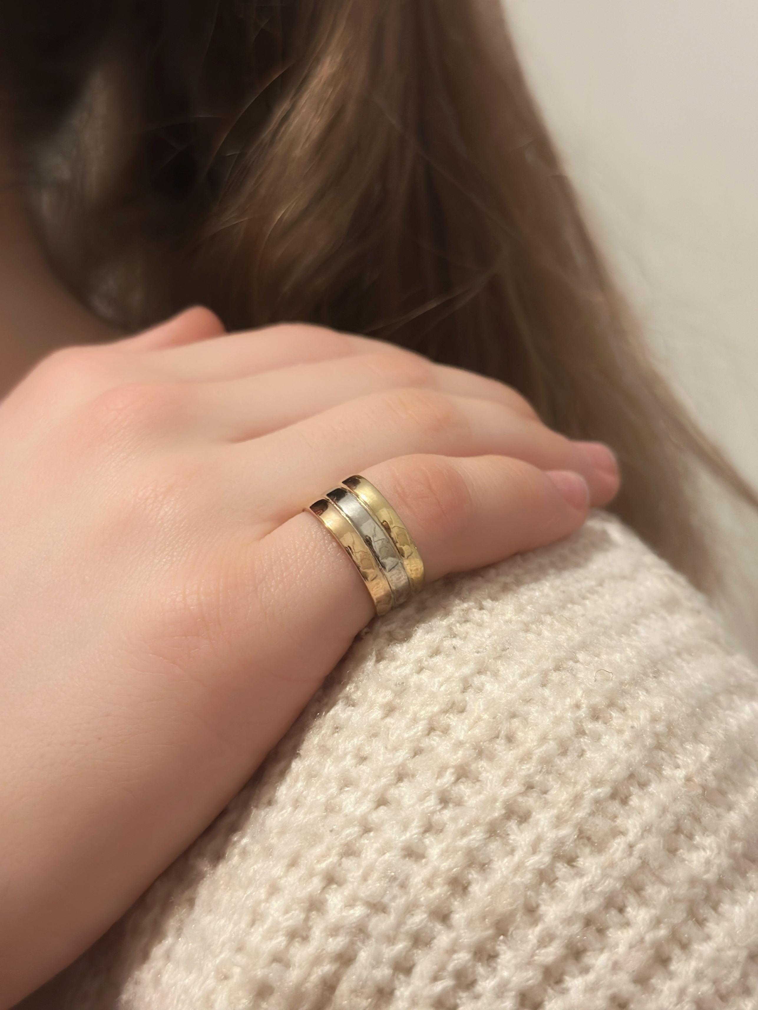 Bague Mon Trésor, trois anneaux liés en or jaune, blanc et rose 18 carats - Maison Gabriel