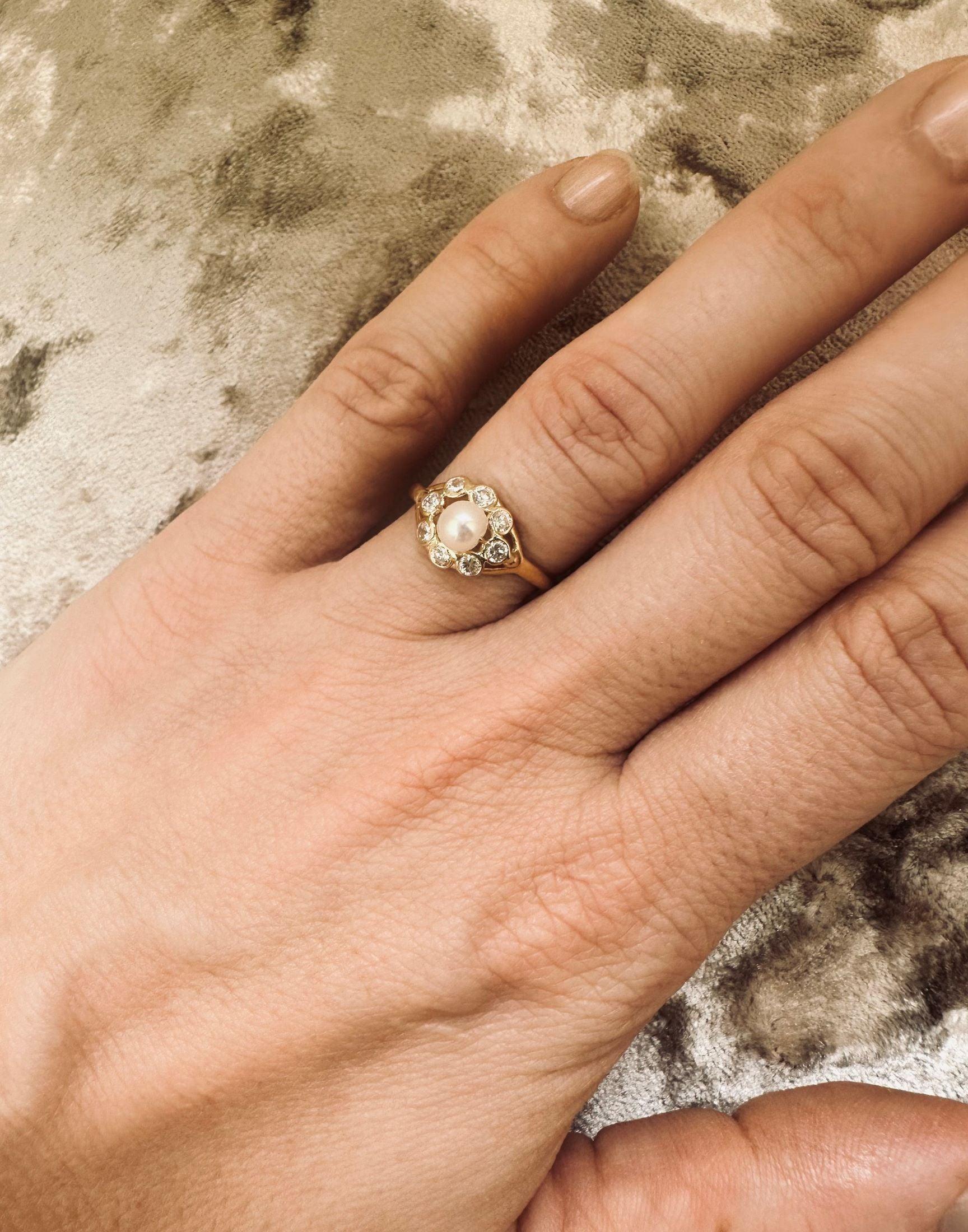 Bague "Promesse" en or jaune 18 carats avec perle de culture et pavage de diamants - Maison Gabriel