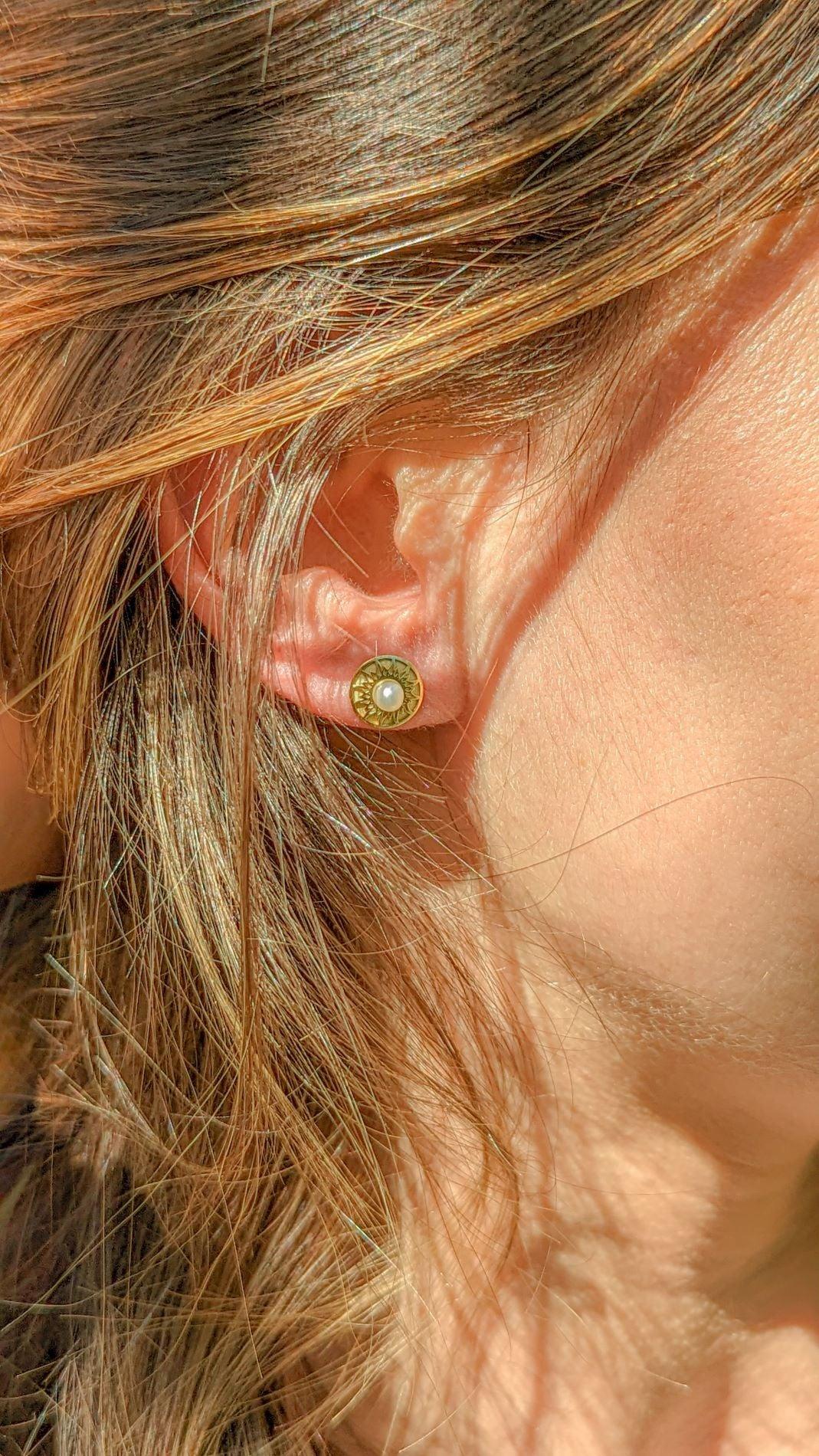 Boucles D'oreilles En Or Jaune 18 Carats Avec Perles De Culture - Style Boucle, Neuf Sans Emballage