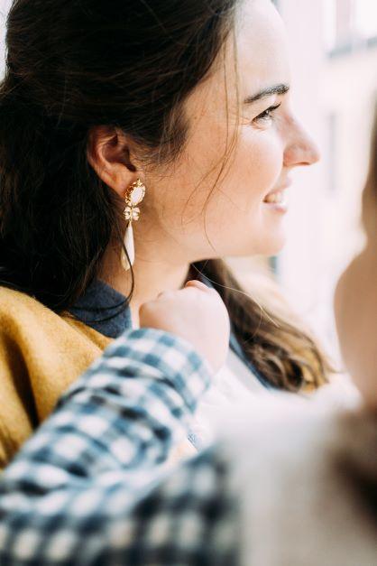 Boucles d'oreilles "Impératrice" camées en or jaune 18 carats et ivoire de synthèse - Maison Gabriel