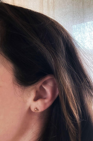 Boucles d'oreilles "Juliette" cœurs gravables, en or 18 carats et inclusion de diamants - Maison Gabriel