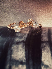 Boucles d'oreilles semi-créoles "Finesse" en or jaune 18 carats et améthystes - Maison Gabriel