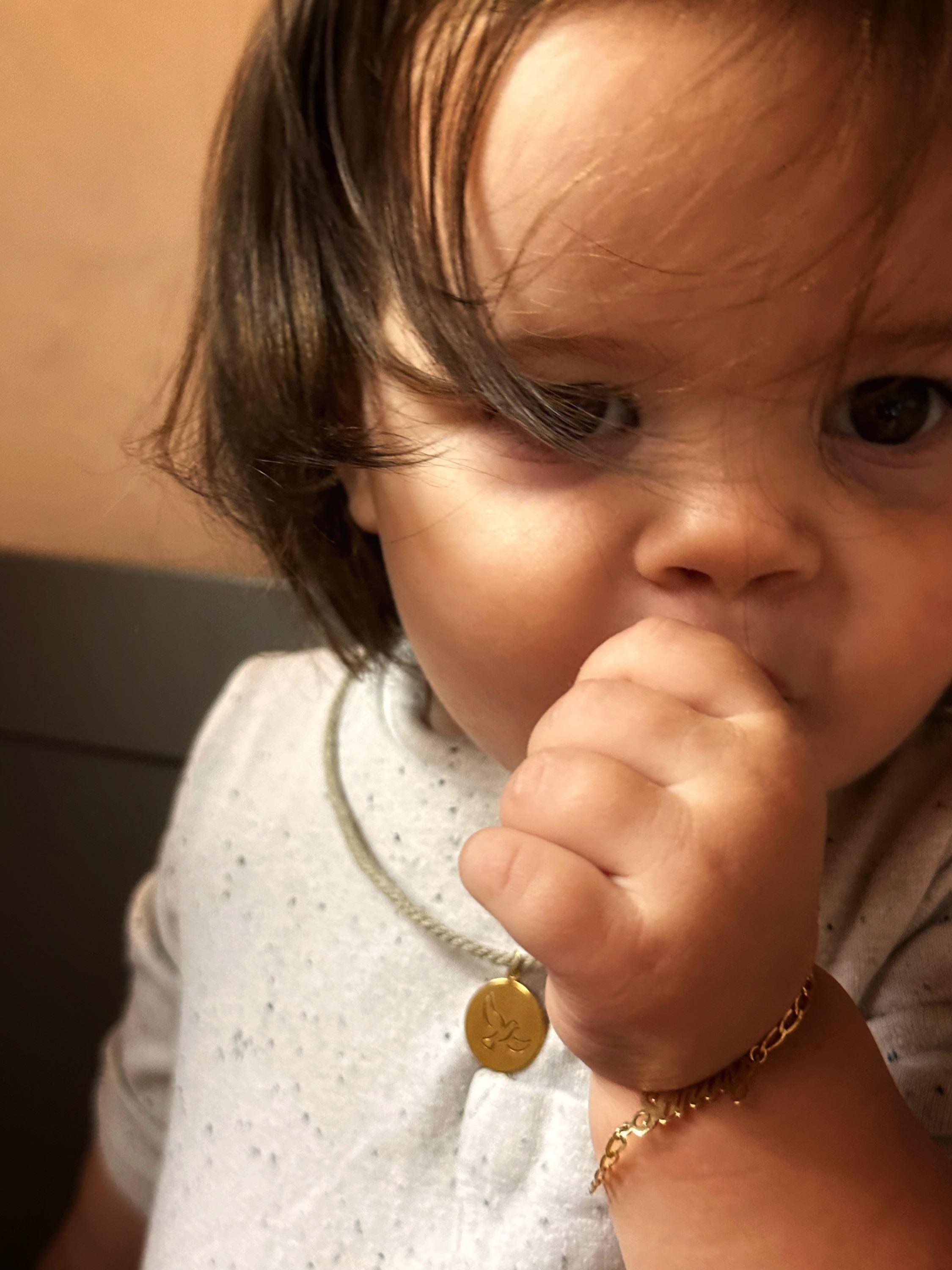 Bracelet Enfant "Caresse" personnalisable avec prénom, en or jaune 18 carats - Maison Gabriel