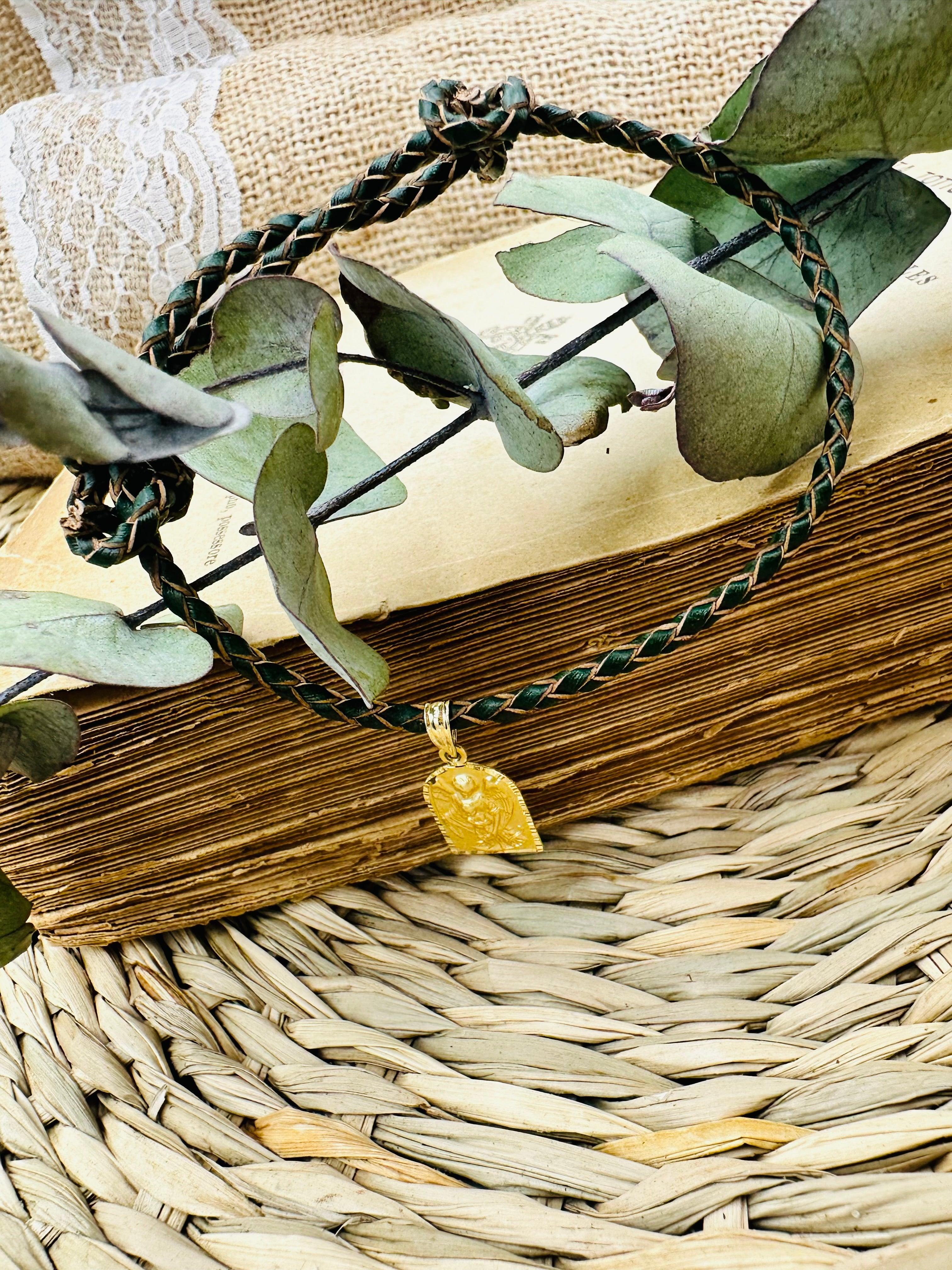 Bracelet ou lien "Paddy" en Cuir de bovin tressé vert forêt - Maison Gabriel