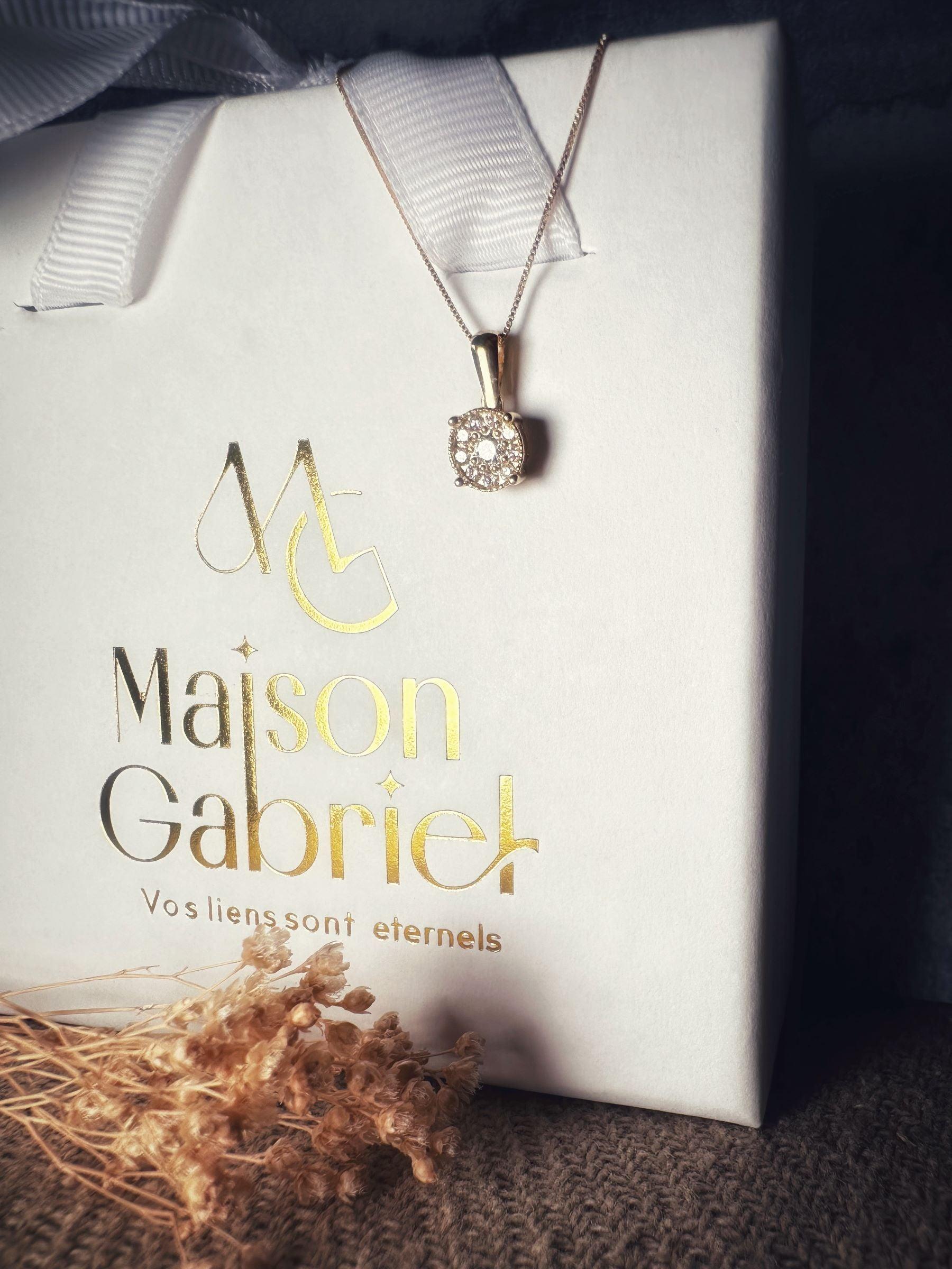 Collier "Alba", fine chaîne ajustable et pendentif en pavage de diamants, en or blanc ou jaune 18 carats - Maison Gabriel