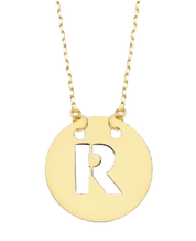 Collier "Alpha", fine chaine ajustable et pendentif rond ajouré initiale, en or jaune 18 carats - Maison Gabriel