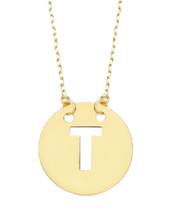 Collier "Alpha", fine chaine ajustable et pendentif rond ajouré initiale, en or jaune 18 carats - Maison Gabriel