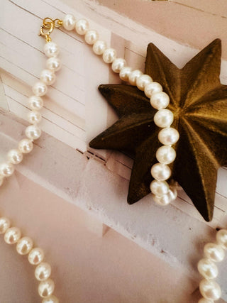 Collier "Poehere", rang de perles blanches de culture, fermeture or 18 carats ou argent 925 - Maison Gabriel