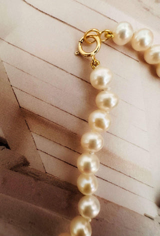 Collier "Poehere", rang de perles blanches de culture, fermeture or 18 carats ou argent 925 - Maison Gabriel