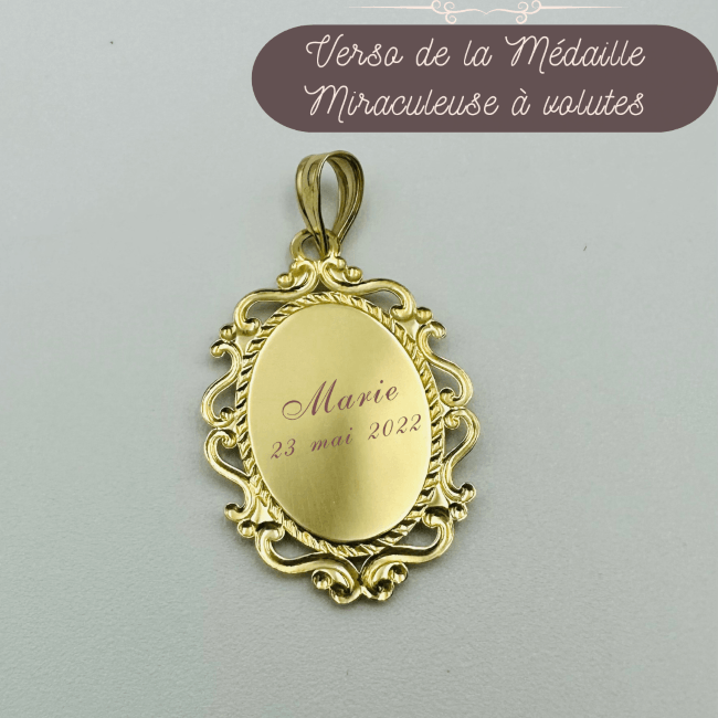 Médaille Miraculeuse à volutes sculptées et gravable en or jaune 18 carats - Maison Gabriel