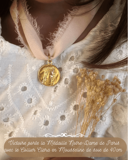 Médaille "Notre-Dame de Paris" en or jaune 18 carats - Maison Gabriel