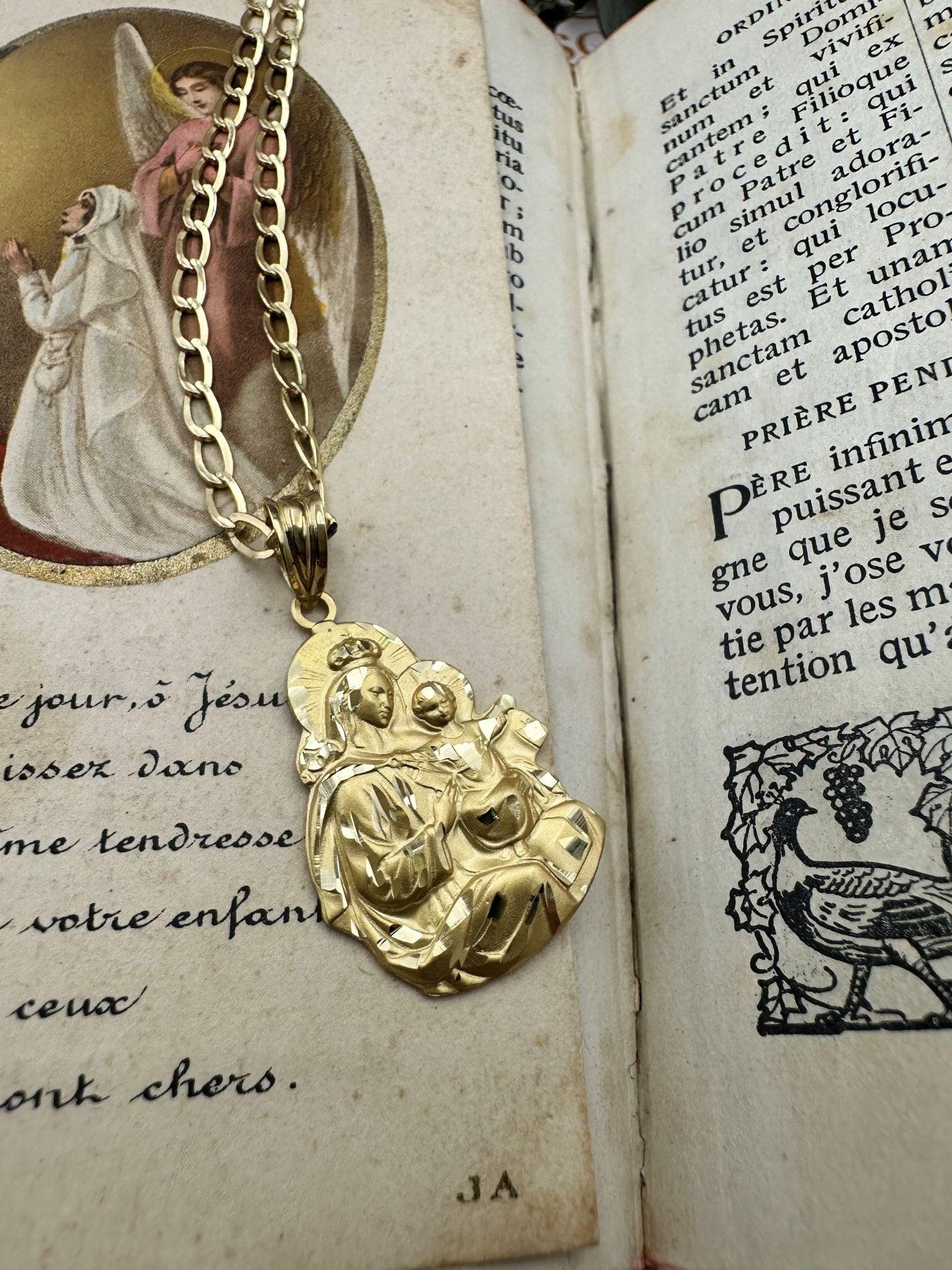 Médaille "Vierge du Mont Carmel" en or jaune 18 carats - Maison Gabriel