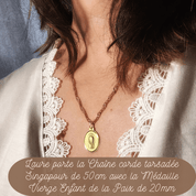 Médaille "Vierge Enfant de la Paix" biseautée en or jaune 18 carats - Maison Gabriel